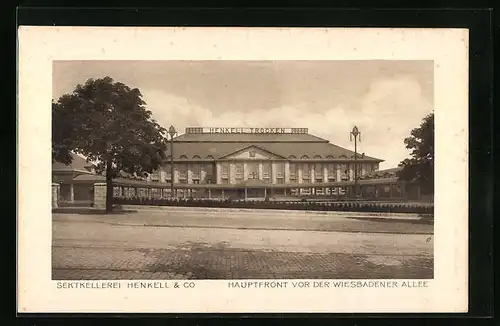 AK Wiesbaden, Sektkellerei Henkell & Co. - Hauptfront von der Wiesbadener Allee