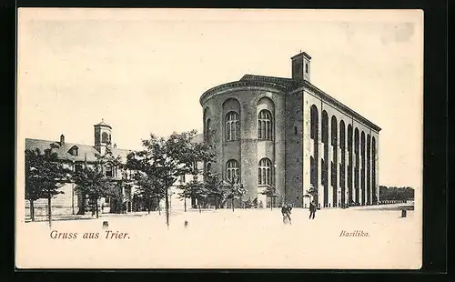 AK Trier, Strassenpartie mit Basilika