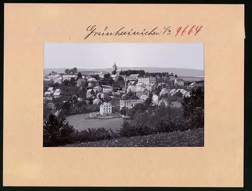 Fotografie Brück & Sohn Meissen, Ansicht Grünhainichen i. Sa., Blick auf die Stadt mit Jalousi u. Rolladen Fabrik