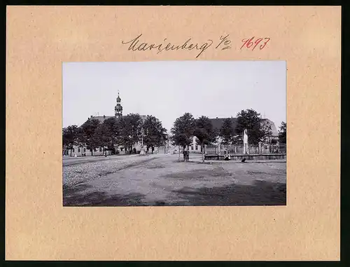 Fotografie Brück & Sohn Meissen, Ansicht Marienberg i. Sa., Marktplatz mit Rathaus und Brunnen