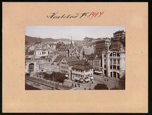 Fotografie Brück & Sohn Meissen, Ansicht Karlsbad, Dr. Becher Platz mit Gasthaus Weisser Schwan
