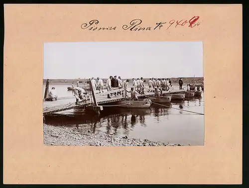 Fotografie Brück & Sohn Meissen, Ansicht Riesa a. E. 2. Kgl. Säch. Pionier-Batl. Nr. 22 beim Kriegsmässigen Brückenschlag