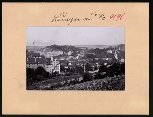 Fotografie Brück & Sohn Meissen, Ansicht Lunzenau, Blick auf den Ort mit Fabrik