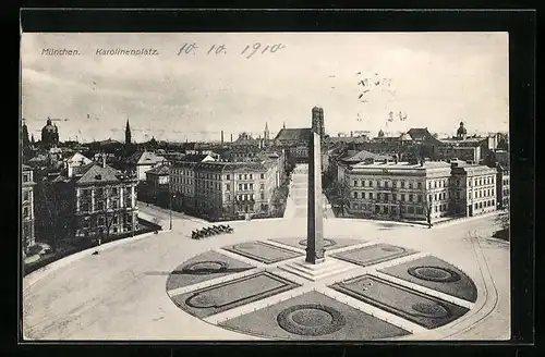 AK München, Karolinenplatz mit Denkmal