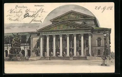 AK München, Hoftheater mit Denkmal
