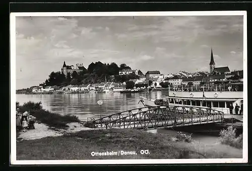 AK Ottenheim /Donau, Ortsansicht hinter Schiffslandeplatz