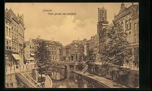 AK Utrecht, Oude gracht met stadhuis