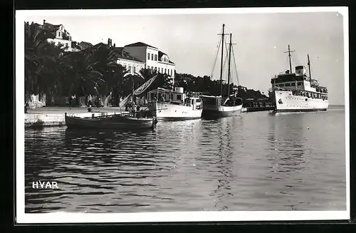 Foto-AK Hvar, Uferpartie mit Dampfern