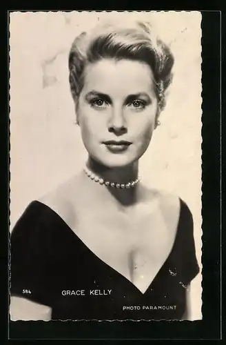 AK Schauspielerin Grace Kelly mit tiefem Dekolletee