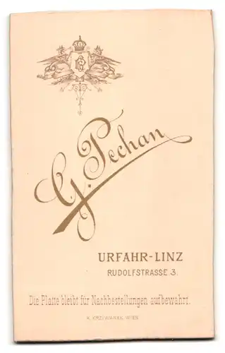 Fotografie G. Pechan, Urfahr-Linz, Rudolfstr. 3, Portrait niedliches Kinderpaar mit Reifen und Blumenkorb