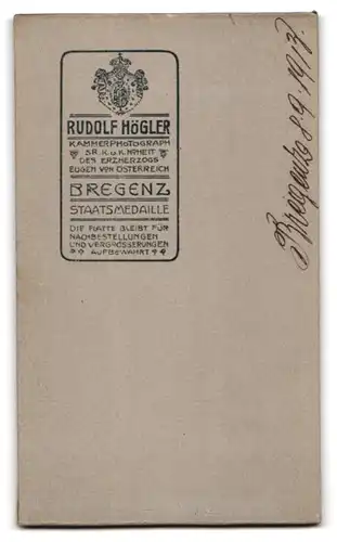 Fotografie Rudolf Högler, Bregenz, Portrait brünette Schönheit in eleganter weisser Bluse