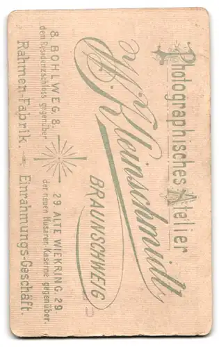 Fotografie W. Kleinschmidt, Braunschweig, Bohlweg 8, Portrait drei junge Männer in eleganten Anzügen