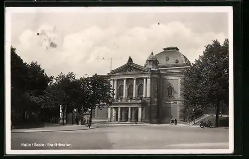 AK Halle a. S., Fassade des Stadttheater