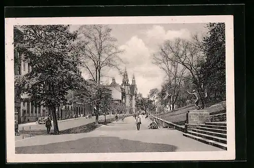 AK Halle a. Saale, Passanten auf dem Hanse-Ring