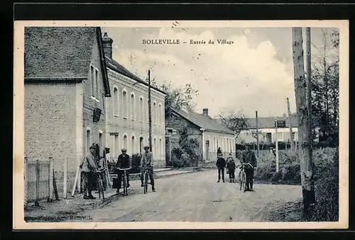 AK Bolleville, Entree du Village