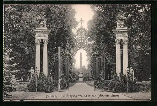 AK Potsdam, Schloss Sanssouci, Haupteingang, das Eiserne Gitter