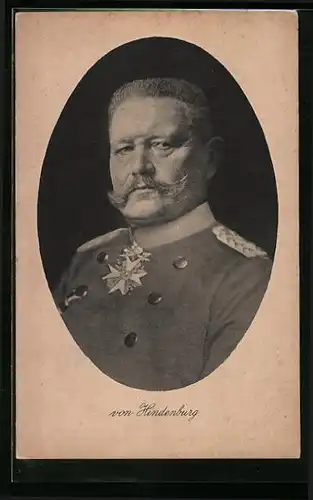 AK Paul von Hindenburg, der Feldmarschall im Portrait mit Orden