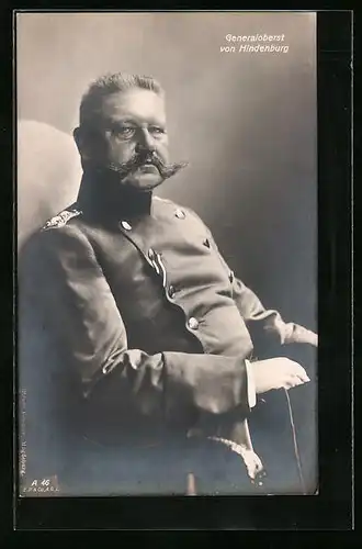 AK Paul von Hindenburg, der Generaloberst sitzend in Uniform