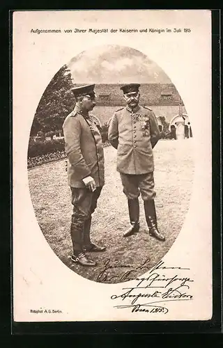 AK Paul von Hindenburg, der Generalfeldmarschall nebst Kaiser durch die Kaiserin festgehalten im Juli 1915