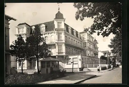 AK Ahlbeck / Ostsee, FDGB-Erholungsheim Bernhard Göring, Aussenansicht