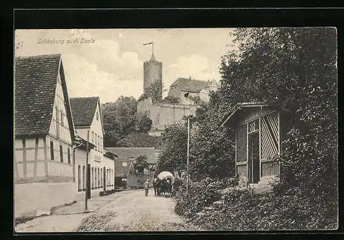 AK Schönburg a. d. Saale, Strassenpartie mit Burg