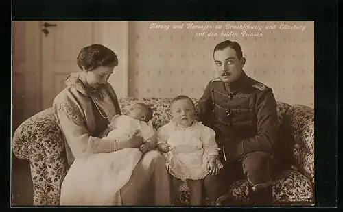 AK Ernst August Herzog von Braunschweig mit Gemahlin und beiden Prinzen