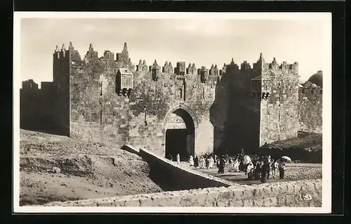 AK Jerusalem, Wanderer vor dem Damaskus-Tor