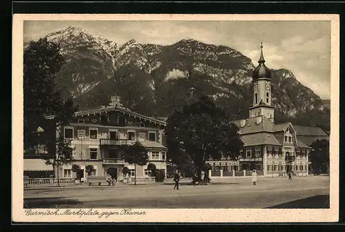 AK Garmisch, Marktplatz mit Hotel Post gegen Kramer