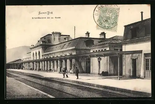 AK Saint-Dié, l'Intérieur de la Gare