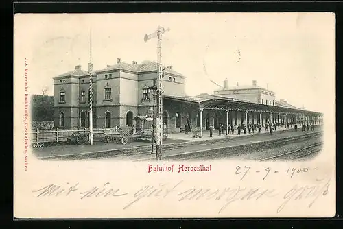AK Herbesthal, Bahnhof mit Passagieren auf dem Bahnsteig