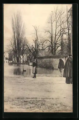 AK Mussy-sur-Seine, Indondation de 1910, Place du Château, Hochwasser