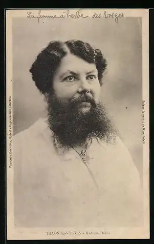 AK Thaon-les-Vosges, Madame Delait, Exzentriker