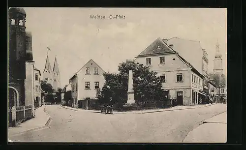 AK Weiden /O.-Pfalz, Strassenpartie mit Kirche