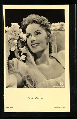 AK Schauspielerin Greta Garbo lächelt glücklich