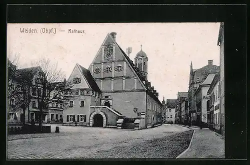 AK Weiden /Obpf., Strassenpartie mit Kirche