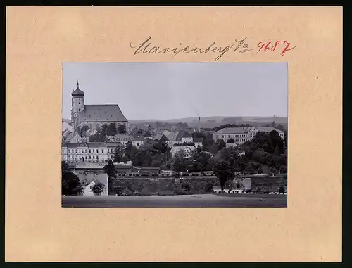 Fotografie Brück & Sohn Meissen, Ansicht Marienberg i. Sa., Blick auf die Stdat mit Güterzug und Kirche