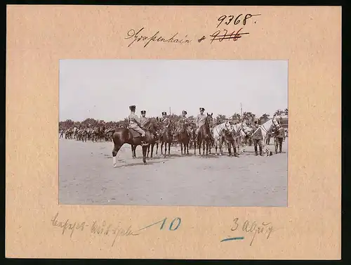 Fotografie Brück & Sohn Meissen, Ansicht Grossenhain, Befehls-Ausgabe - Husaren-Regiment Nr. 18