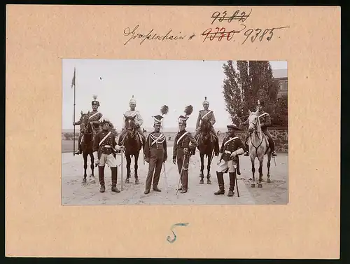 Fotografie Brück & Sohn Meissen, Ansicht Grossenhain, Uniformen Königlich Sächsisches Husaren-Regiment König Albert No 18
