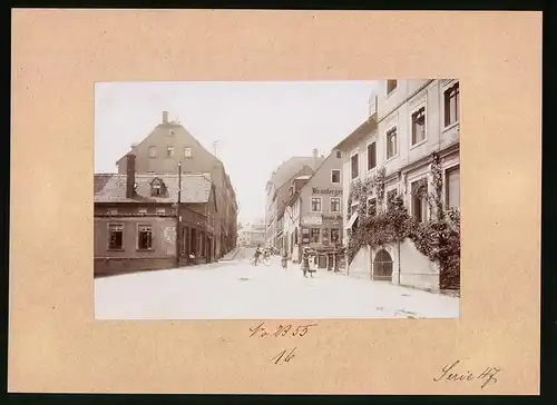 Fotografie Brück & Sohn Meissen, Ansicht Waldenburg i. Sa., Schlossstrasse mit Haus Kräutergewölbe