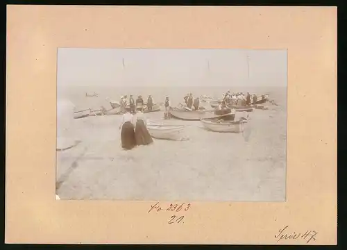 Fotografie Brück & Sohn Meissen, Ansicht Misdroy, Badegäste am Strand vor der Abfahrt