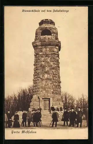 AK Porta-Westfalica, Bismrcksäule auf dem Jakobsberge, mit Publikum