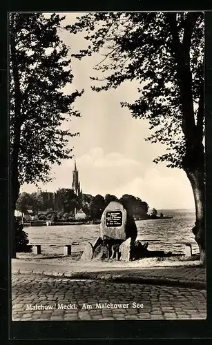 AK Malchow /Meckl., Am Malchower See - Gedenkstein