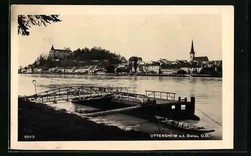 AK Ottensheim /Donau, Totalansicht vom anderen Donauufer