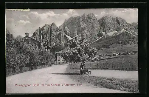 AK Cortina d`Ampezzo, Ortspartie mit Hotel Belle Vue vor Pomagognon