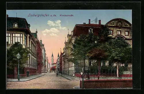 AK Ludwigshafen a. Rh., Wredestrasse mit Passanten und Kutsche