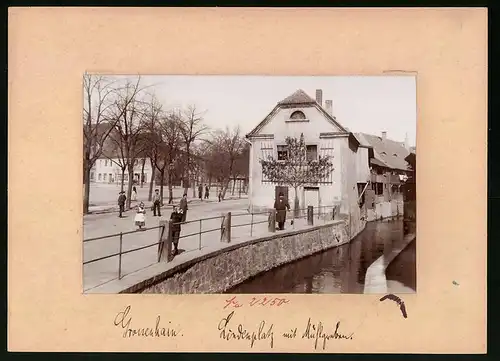 Fotografie Brück & Sohn Meissen, Ansicht Grossenhain i. Erzg., Blick auf den Lindenplatz mit Mühlgraben
