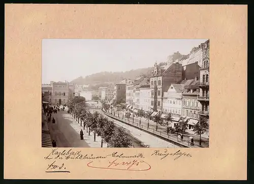 Fotografie Brück & Sohn Meissen, Ansicht Karlsbad, An der Mühlbrunnen-Colonade