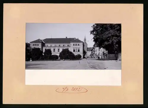 Fotografie Brück & Sohn Meissen, Ansicht Bautzen, Schulstrasse mit Stadttheater & Lauenturm, Weinhandlung Albig