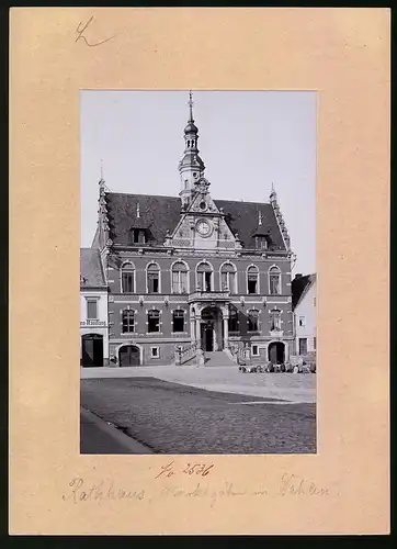 Fotografie Brück & Sohn Meissen, Ansicht Dahlen, Spielwaren-Handlung & Eingang zum Garten-Restaurant am Rathaus