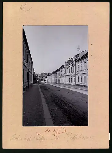 Fotografie Brück & Sohn Meissen, Ansicht Dahlen, Bahnhofstrasse mit Blick zum Rathaus